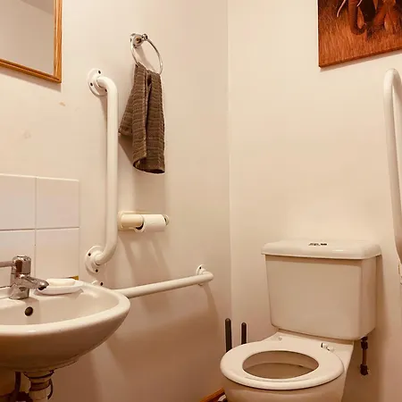 In House Near בית אירוח דינגל