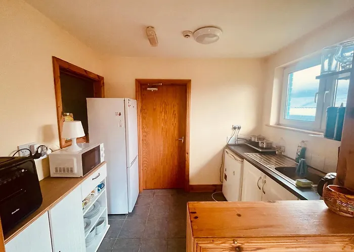 Проживание в семье In House Near