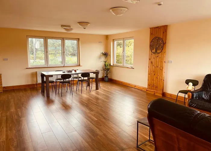 Проживание в семье In House Near *